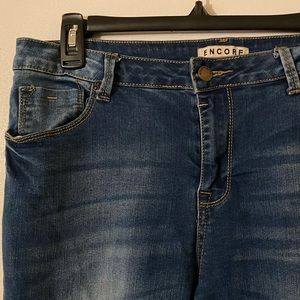 ENCORE Skinny Jeans ✨